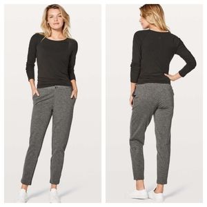 Lululemon Women's City Trek Trouser II Heathered Black(Gray)  Size 4 Pockets.